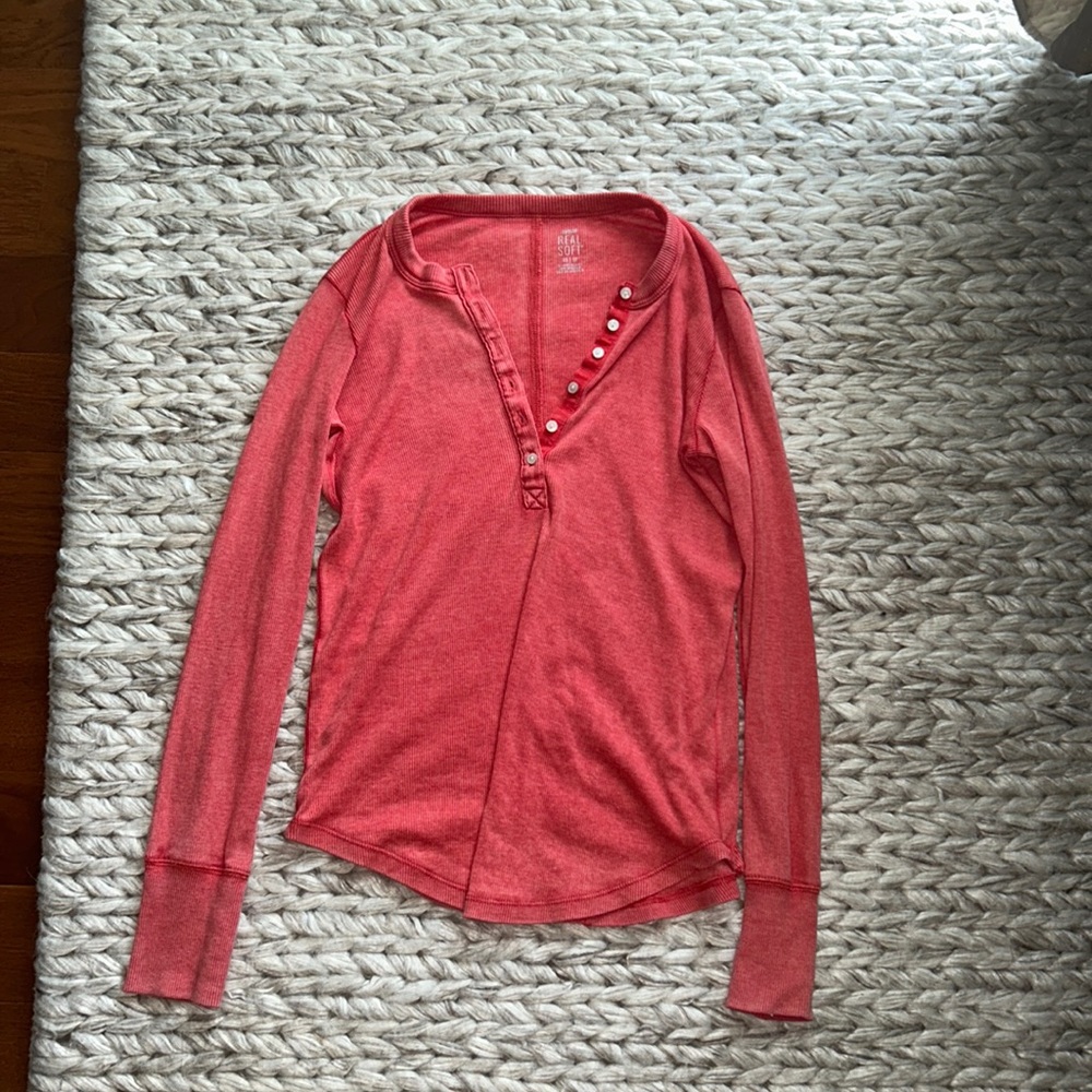 Soft and sexy tee!! Never worn!